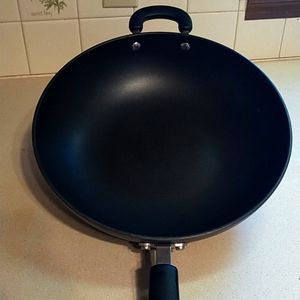 The Pampered Chef. Wok.